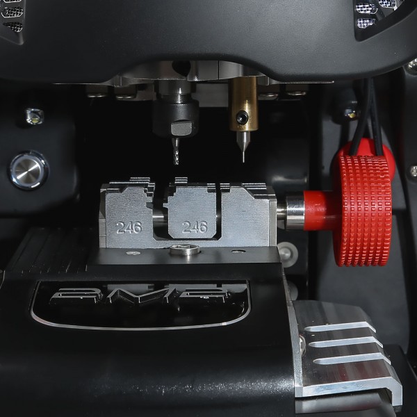Newest 2M2 Magic Tank Automatic Car Key Cutting Machine Work on Android via Bluetooth with Database 2019.0612